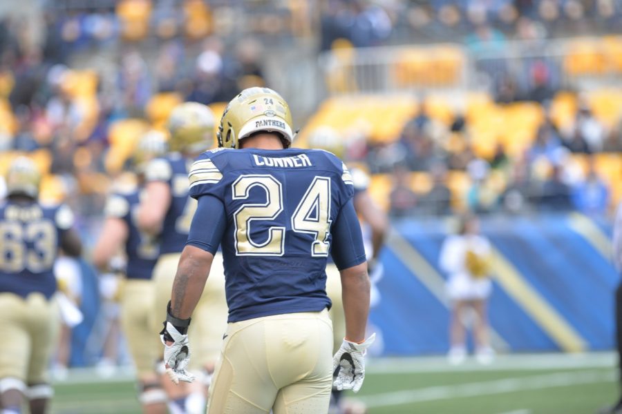 Pitt redshirt junior RB James Conner takes the field for what may have been his last game at Heinz Field with the Panthers. Steve Rotstein | Contributing Editor