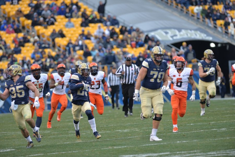 Pitt redshirt freshman Maurice Ffrench (25) scored the second touchdown of his career on a 77-yard run against Syracuse. Steve Rotstein | Contributing Editor