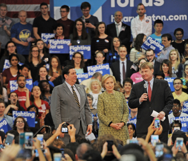 Hillary+Clinton+campaigns+at+CMU