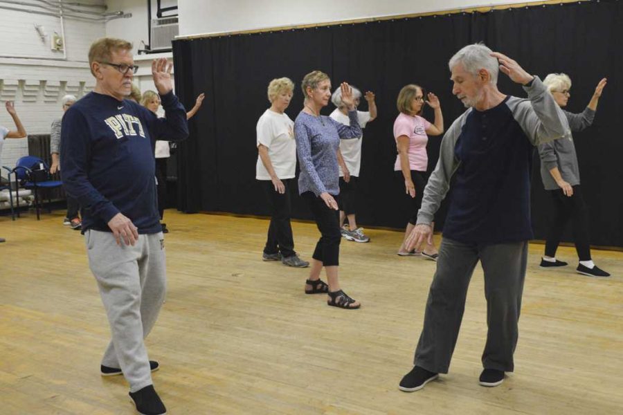 Stanley Swartz teaches a level one T’ai Chi Ch’uan Osher class in Bellefield Hall. Anna Bongardino | Staff Photographer