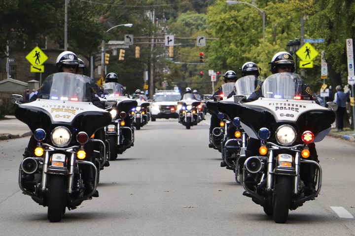 Pittsburgh Police escort President Obama through Pitts campus| John Hamilton, Senior Staff Photographer