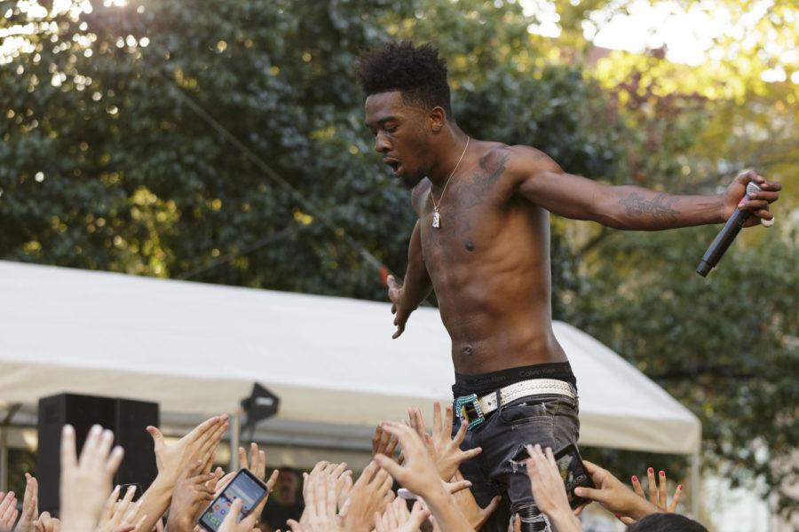 Desiigner+waited+until+the+end+of+his+set+to+perform+his+most+popular+single%2C+Panda.+%28Photo+by+Thomas+Yang+%7C+Staff+Photographer%29