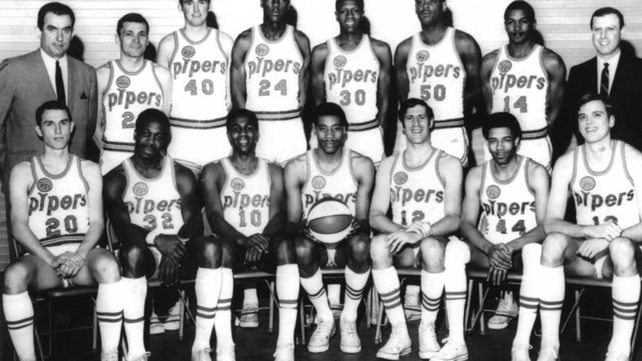 ABA 1971-72 Pittsburgh Condors Team Photo B&W 8 X 10 Photo Picture 