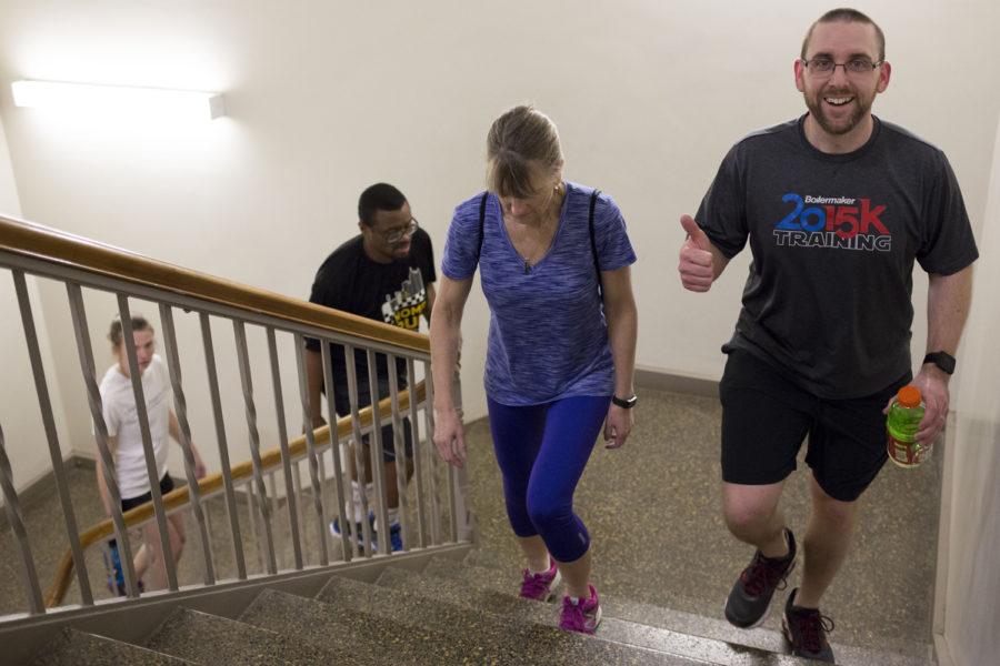 Participants of the 2018 Run to Cure CF fundraiser, sponsored by the Cystic Fibrosis Foundation, trekked from the basement of the Cathedral of Learning to the 36th floor to raise money and awareness for cystic fibrosis research last Thursday. (Photo by Thomas Yang | Visual Editor)