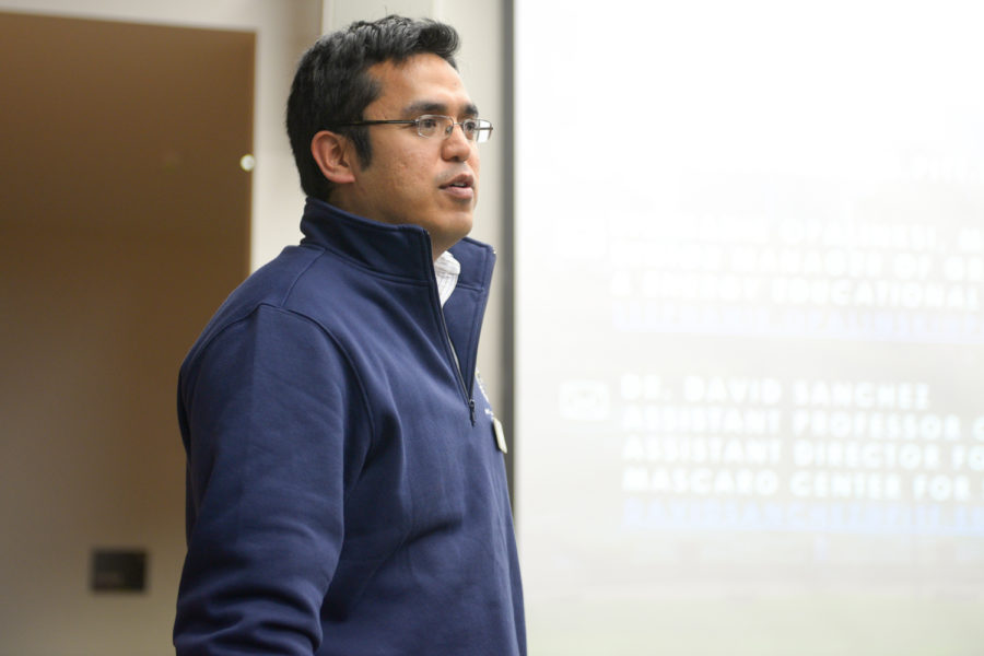 Civil and environmental engineering professor David Sanchez speaks about the new Master of Science in Sustainable Engineering program at Thursday’s Sustainable Engineering Graduate Student Information session. (Photo by Chiara Rigaud | Staff Photographer)