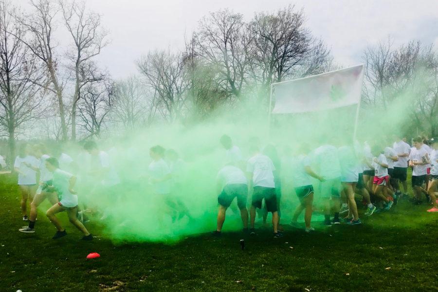  Participants start to run at Pittsburgh Attacks Cancer Together 5K Race and Color Run in Schenley Park. (Photo by Theresa Dickerson | Staff Writer)
