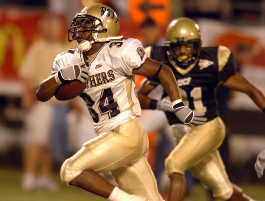 Pitt running back LaRod Stephens-Howling runs for a touchdown against the University of Central Florida during the teams’ most recent match against each other at the Citrus Bowl in Orlando, FL on Oct. 13, 2006. (Stephen M. Dowell/Orlando Sentinel/MCT)