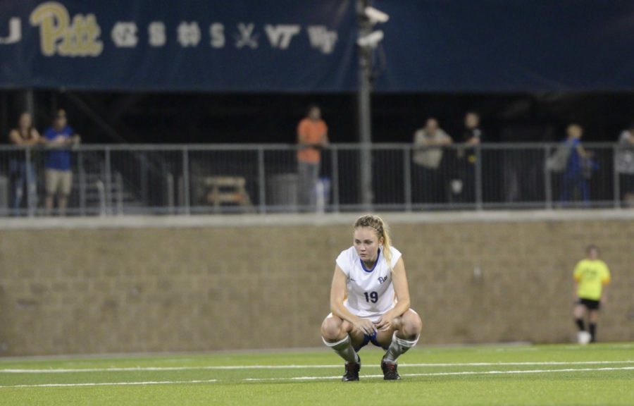 Pitt womens’ soccer tied 1-1 with Syracuse on Friday night. 