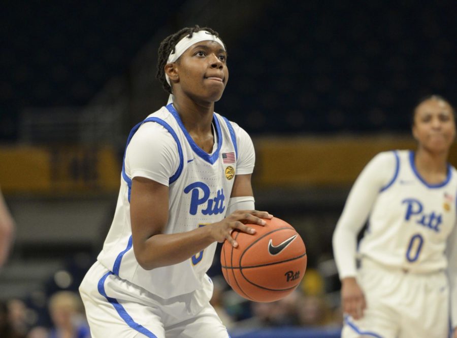Amber Brown (5) led Pitt with 11 rebounds while contributing 12 points in a 60-52 loss to Notre Dame.