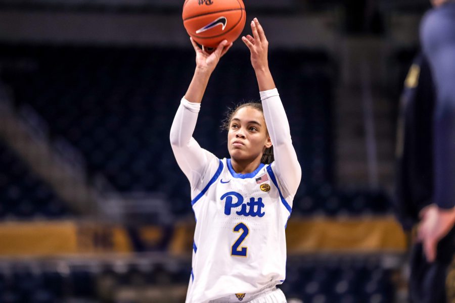 Fifth-year guard Aysia Bugg (2) scored 13 points during Pitt’s 69-51 loss to Syracuse on Sunday.
