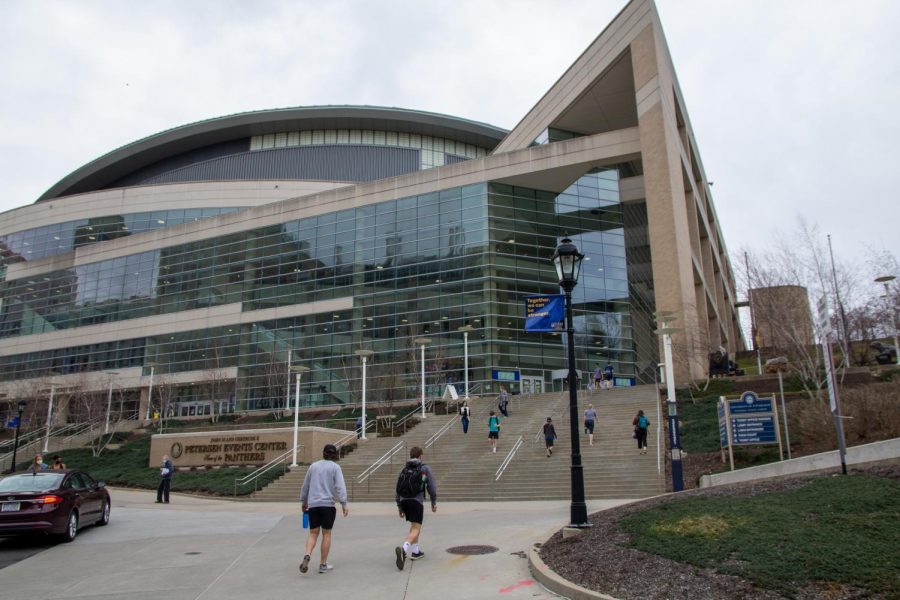 Pitt men’s basketball will face the Minnesota Golden Gophers at the Petersen Events Center on November 30, as part of the 2021 ACC-Big 10 Challenge. 