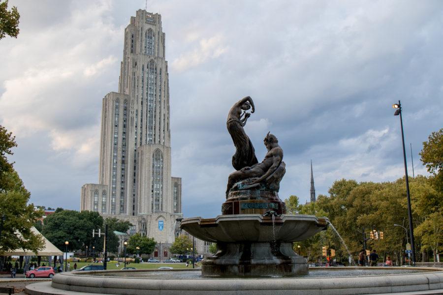 The Cathedral of Learning alongside the Mary Schenley Memorial Fountain.