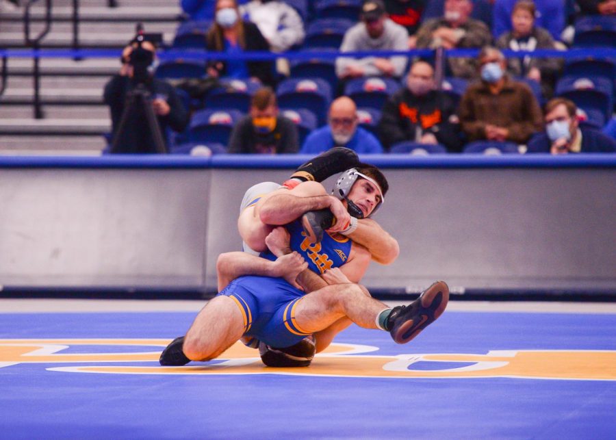 Pitt+wrestlers+at+the+Blue+and+Gold+exhibition+dual+meet+at+the+Fitzgerald+Field+House+on+Thursday+night.+