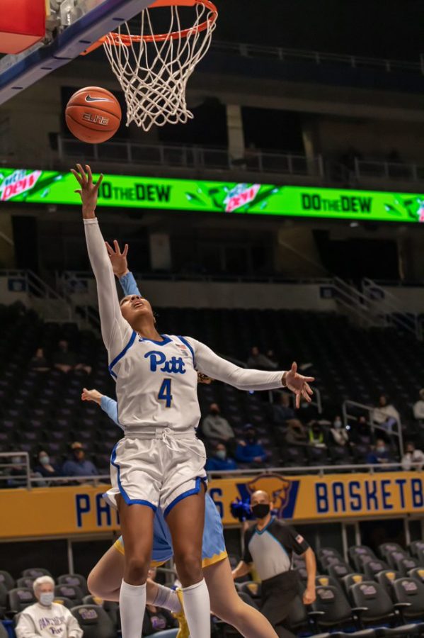 Emy Hayford (4) scores during the Pitt women’s basketball game against LIU on Nov. 17.