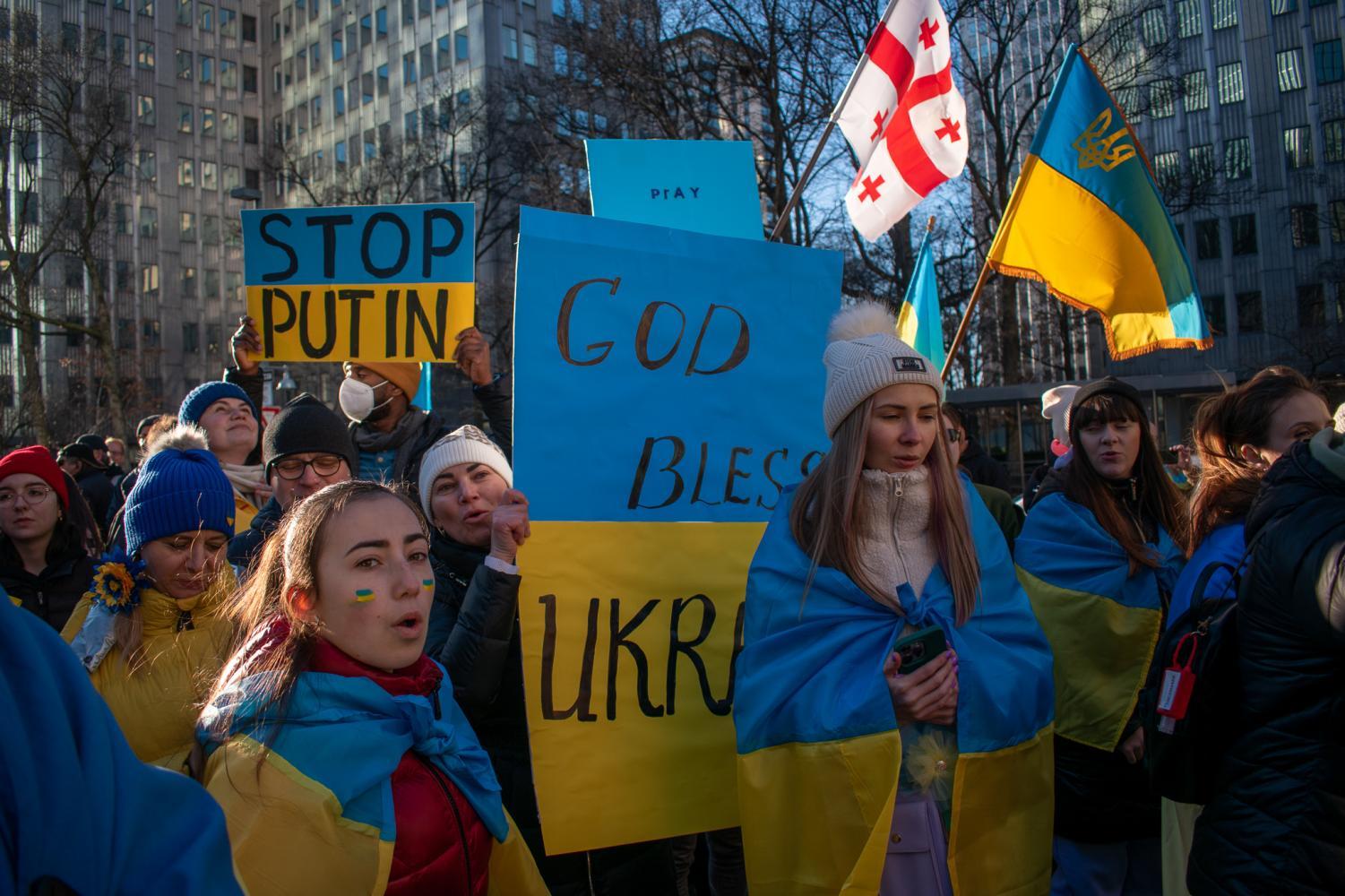 The Pitt News | ‘Proud to be Ukrainian’: Hundreds gather Downtown in ...