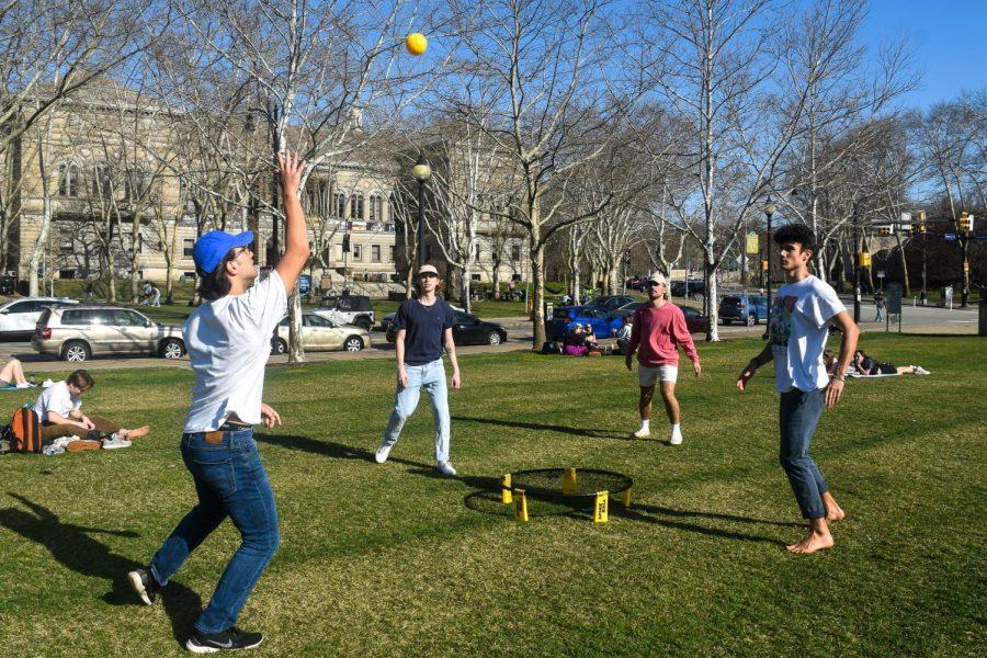 Students play spikeball at Schenley Plaza last week. 