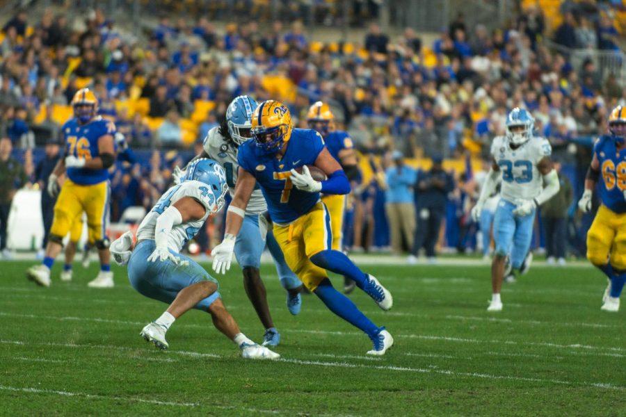 Pitt tight end Lucas Krull (7) runs with the ball during Pitt’s game against UNC at Acrisure Field on Nov. 11, 2021.