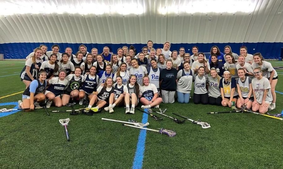 Members+of+Pitt+women%E2%80%99s+club+lacrosse+pose+for+a+photo.