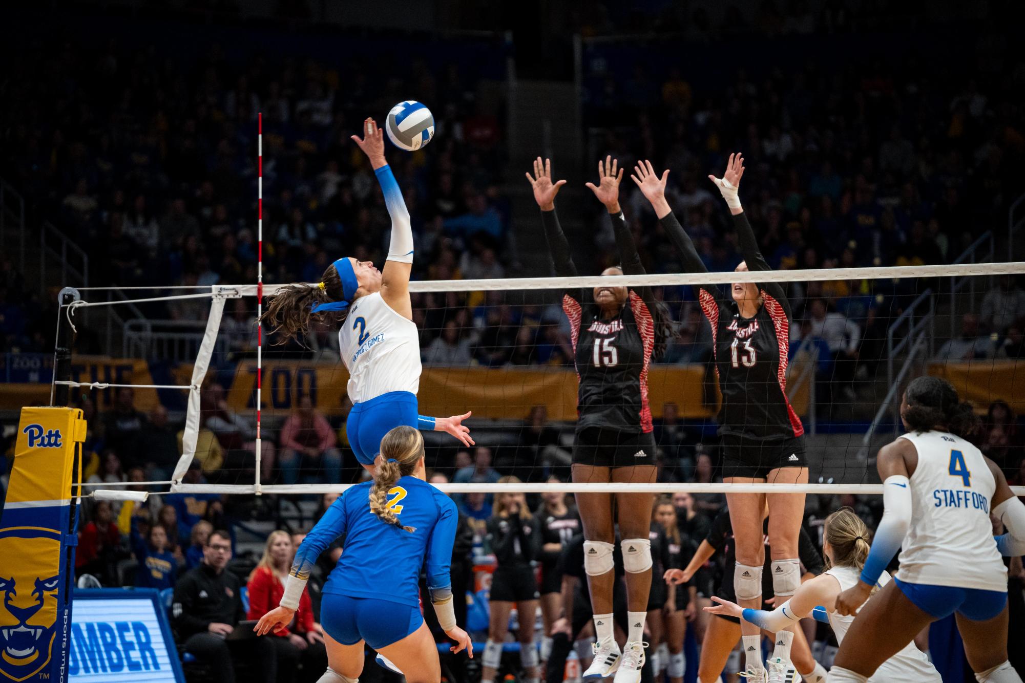 No. 7 Pitt volleyball reverse sweeps No. 4 Louisville in front of