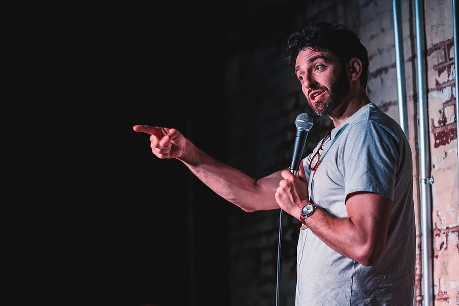Gianmarco Soresi during a stand-up show.