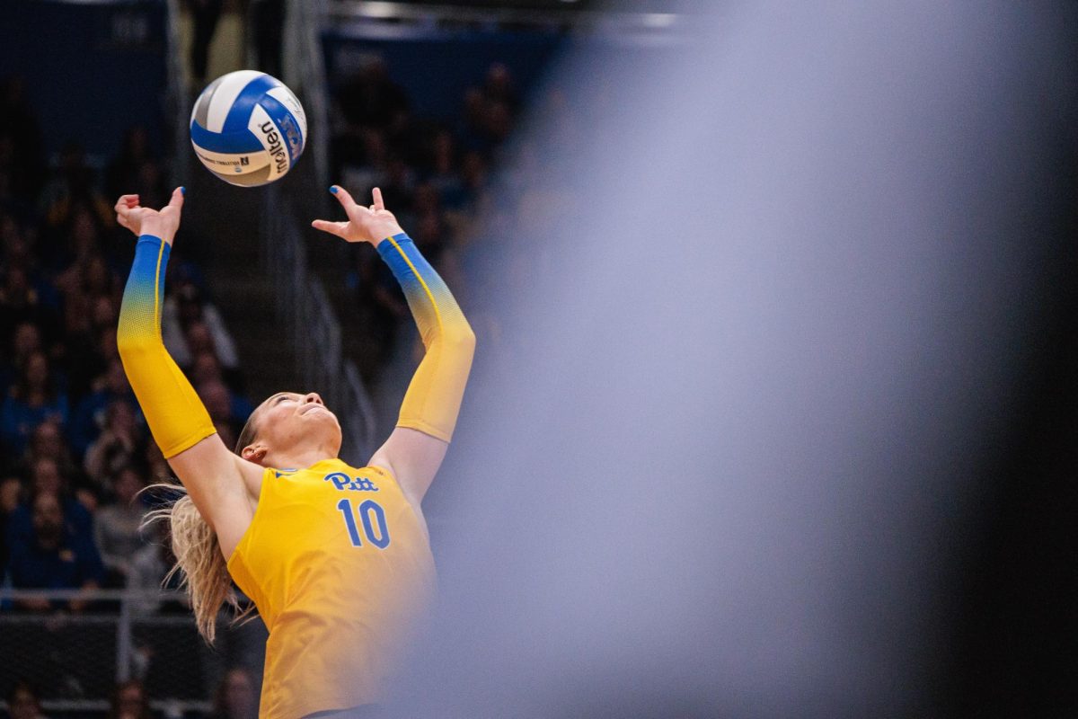 Junior+setter+Rachel+Fairbanks+%2810%29+sets+up+a+spike+for+a+teammate+during+Saturday+night%E2%80%99s+match+against+USC+in+the+second+round+of+the+2023+NCAA+Tournament+at+the+Petersen+Events+Center.