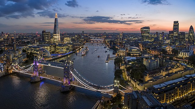 The+skyline+of+London%2C+England.