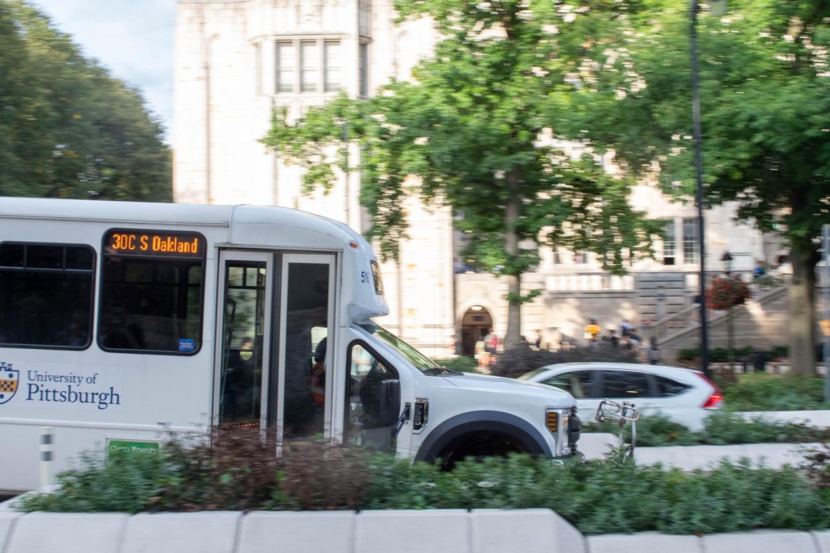 ‘It reeks of pee’: Students share dissatisfaction with Pitt transportation