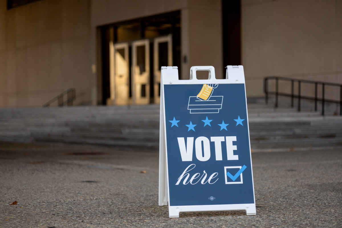 A “Vote Here” sign outside Posvar Hall on Tuesday, Nov. 5. 