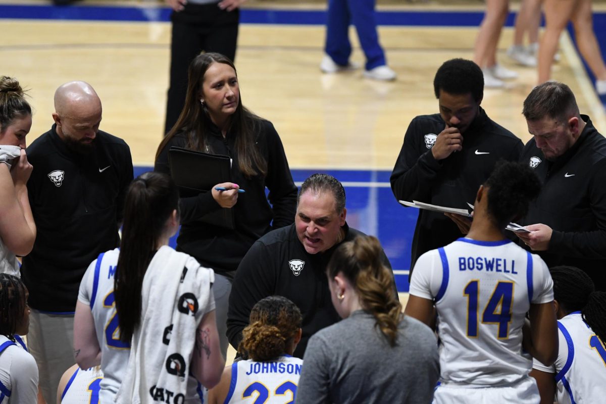 Women’s basketball head coach Tory Verdi addresses the Pitt women’s basketball team during the game against Louisville in the Petersen Events Center on Thursday, Jan. 9.
