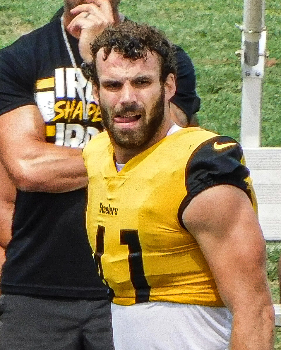 Payton Wilson plays for the Pittsburgh Steelers in 2025.
