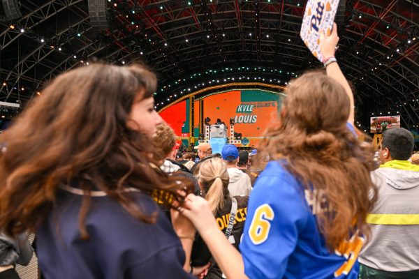 Pitt top prospect Kyle Louis drafted No. 138 overall by the Miami Dolphins